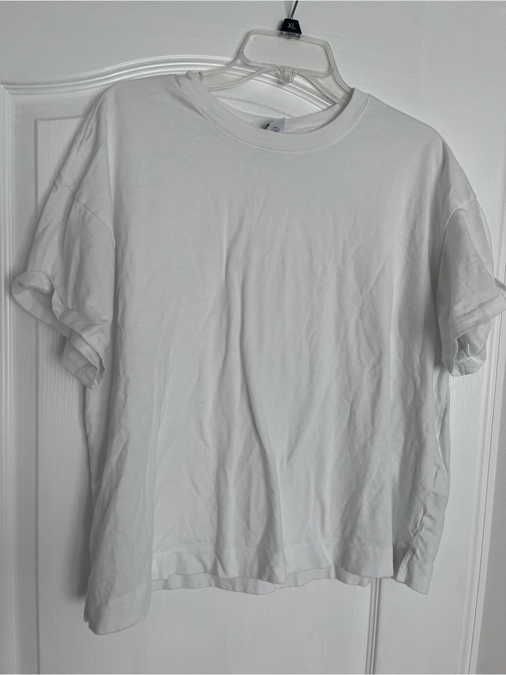 Old Navy White Short Sleeve Crewneck Tee